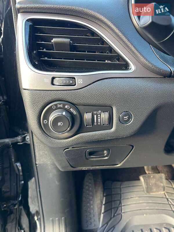 Позашляховик / Кросовер Jeep Cherokee 2018 в Львові