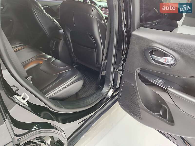 Позашляховик / Кросовер Jeep Cherokee 2020 в Дубні