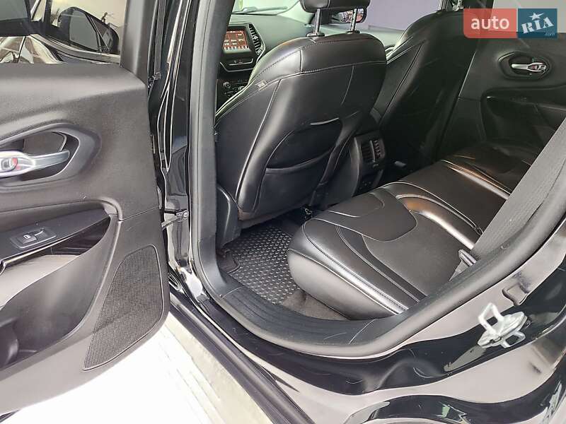 Позашляховик / Кросовер Jeep Cherokee 2020 в Дубні