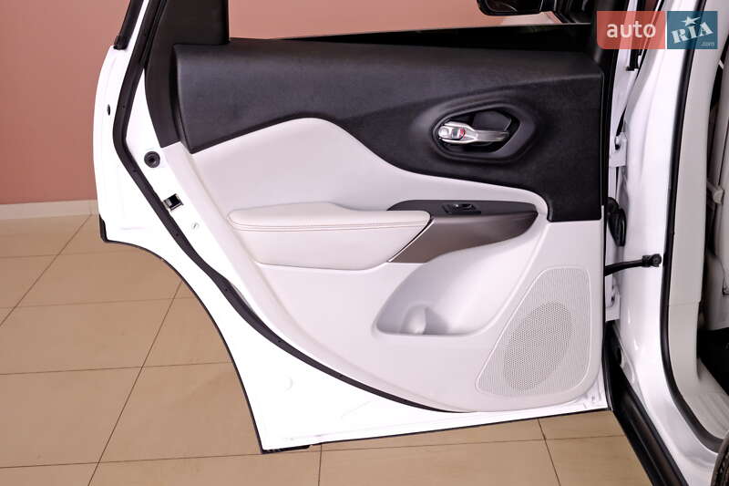 Внедорожник / Кроссовер Jeep Cherokee 2022 в Одессе