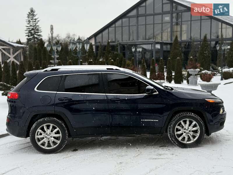 Внедорожник / Кроссовер Jeep Cherokee 2015 в Стрые