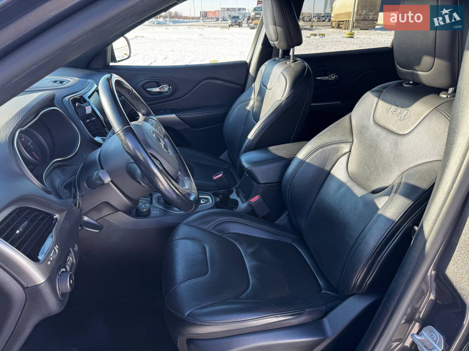 2019 Jeep Cherokee - мініатюра 15