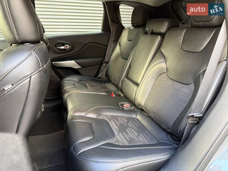 Позашляховик / Кросовер Jeep Cherokee 2022 в Києві