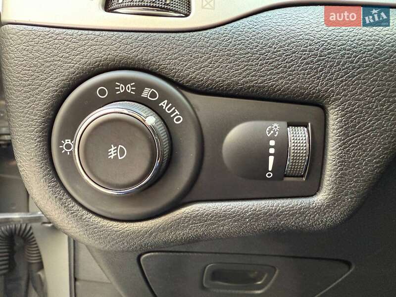 Позашляховик / Кросовер Jeep Cherokee 2022 в Києві