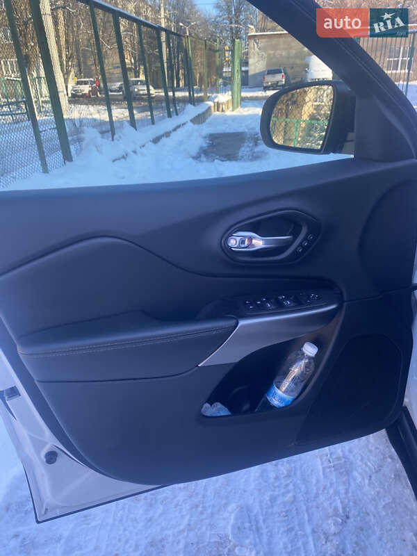 Внедорожник / Кроссовер Jeep Cherokee 2022 в Харькове фото 12 Внедорожник / Кроссовер Jeep Cherokee 2022 в Харькове