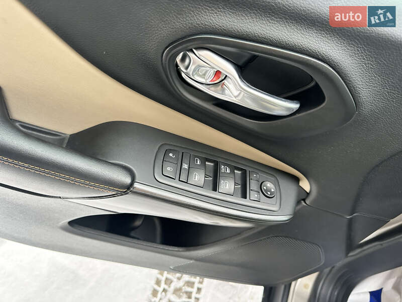 Внедорожник / Кроссовер Jeep Cherokee 2016 в Ровно фото 8 Внедорожник / Кроссовер Jeep Cherokee 2016 в Ровно