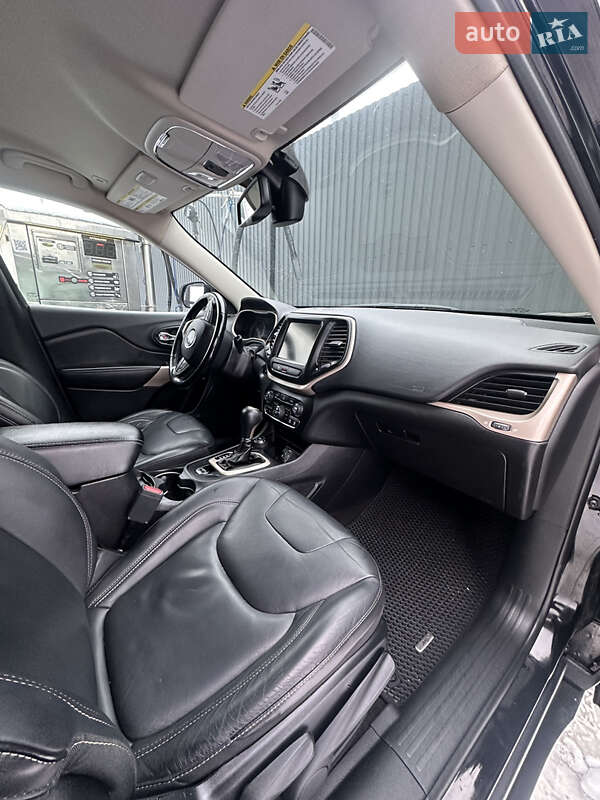 Позашляховик / Кросовер Jeep Cherokee 2017 в Львові