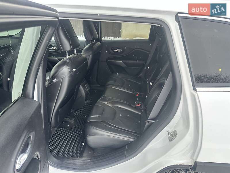 Внедорожник / Кроссовер Jeep Cherokee 2019 в Бучаче фото 9 Внедорожник / Кроссовер Jeep Cherokee 2019 в Бучаче