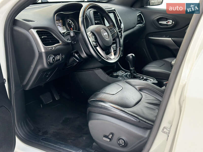 Внедорожник / Кроссовер Jeep Cherokee 2018 в Харькове