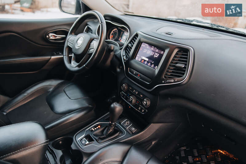 Внедорожник / Кроссовер Jeep Cherokee 2018 в Бучаче