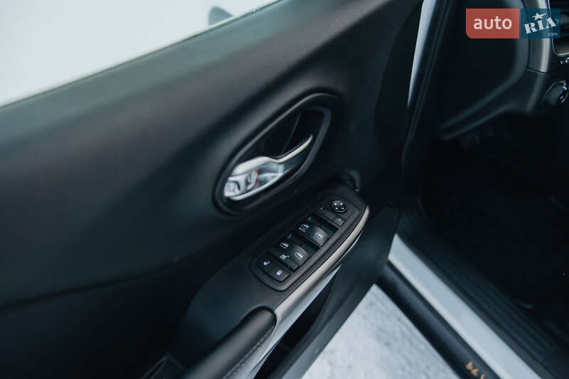 Внедорожник / Кроссовер Jeep Cherokee 2018 в Бучаче