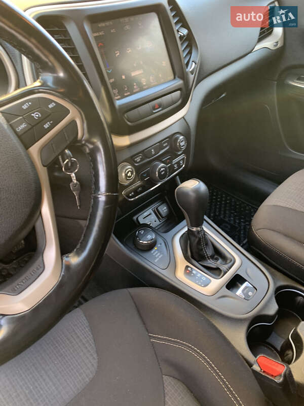 Внедорожник / Кроссовер Jeep Cherokee 2014 в Киеве фото 12 Внедорожник / Кроссовер Jeep Cherokee 2014 в Киеве