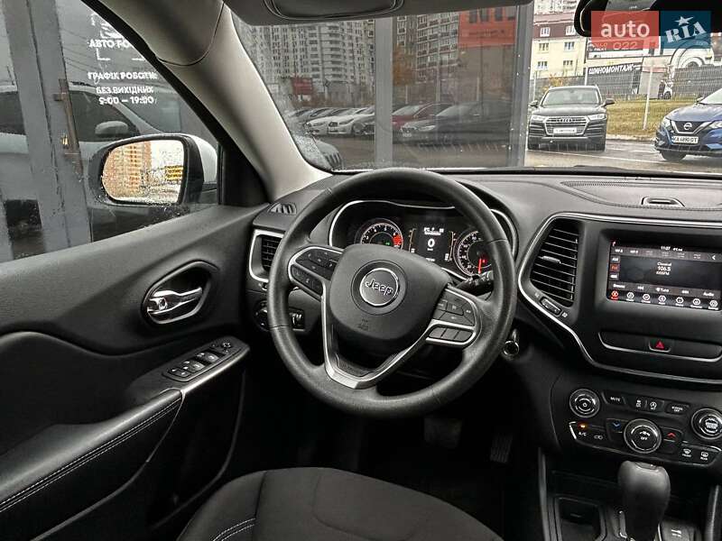 Внедорожник / Кроссовер Jeep Cherokee 2020 в Киеве