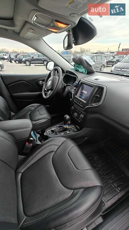 Внедорожник / Кроссовер Jeep Cherokee 2023 в Черновцах