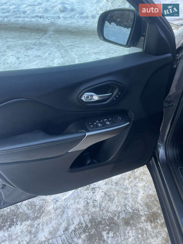 Внедорожник / Кроссовер Jeep Cherokee 2019 в Нежине