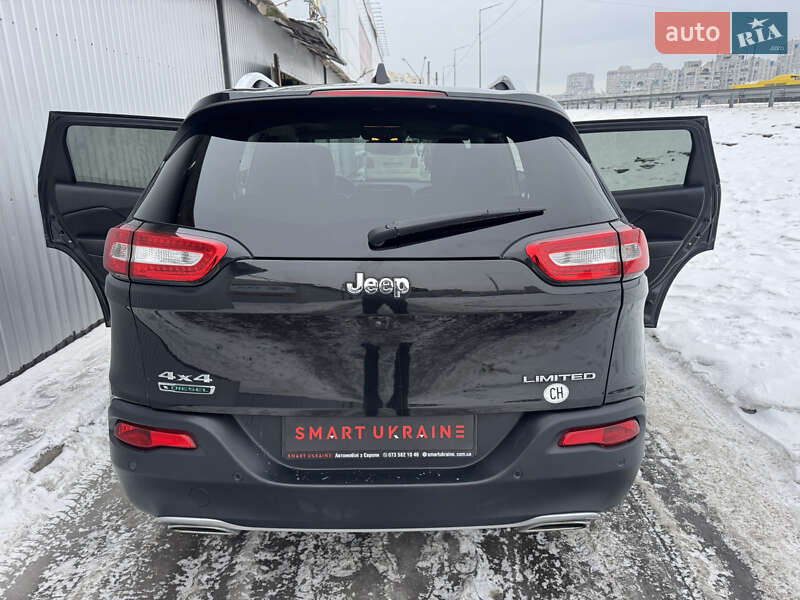Внедорожник / Кроссовер Jeep Cherokee 2015 в Киеве