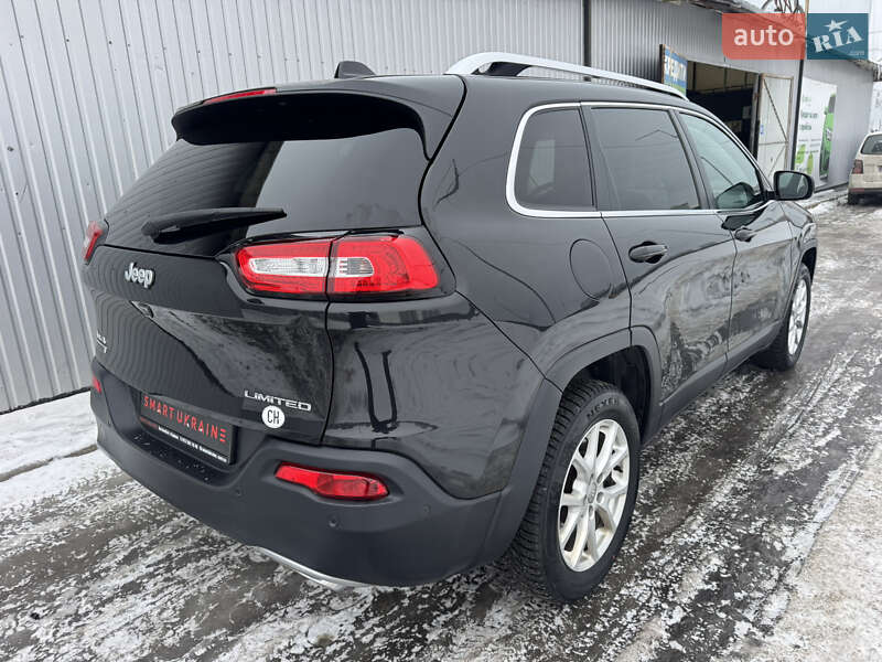 Внедорожник / Кроссовер Jeep Cherokee 2015 в Киеве