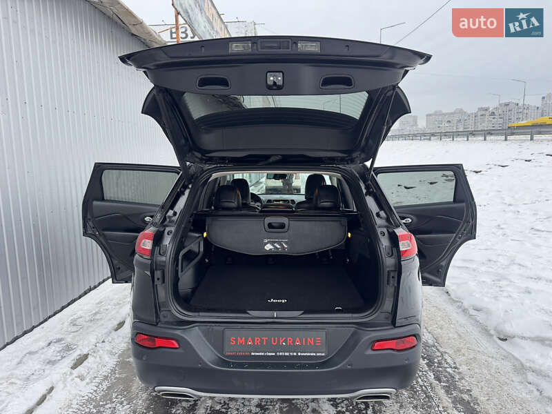 Внедорожник / Кроссовер Jeep Cherokee 2015 в Киеве