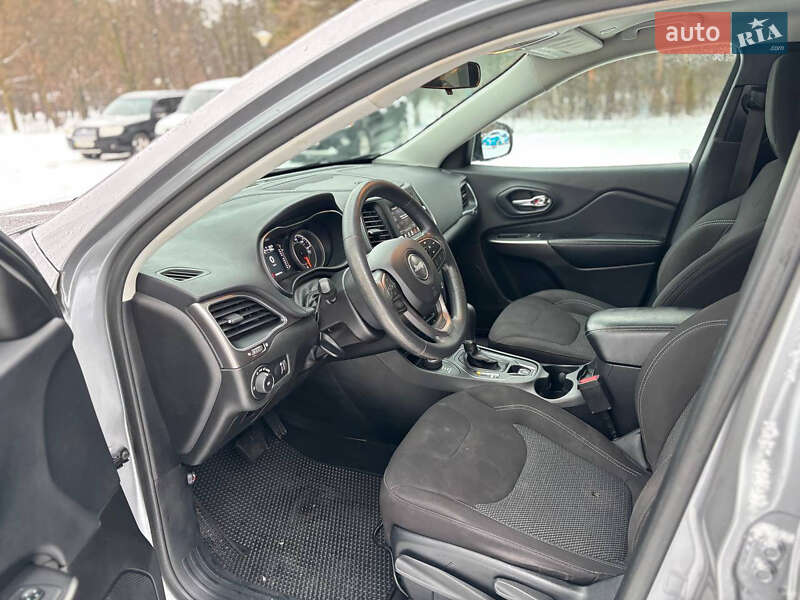 Внедорожник / Кроссовер Jeep Cherokee 2018 в Виннице