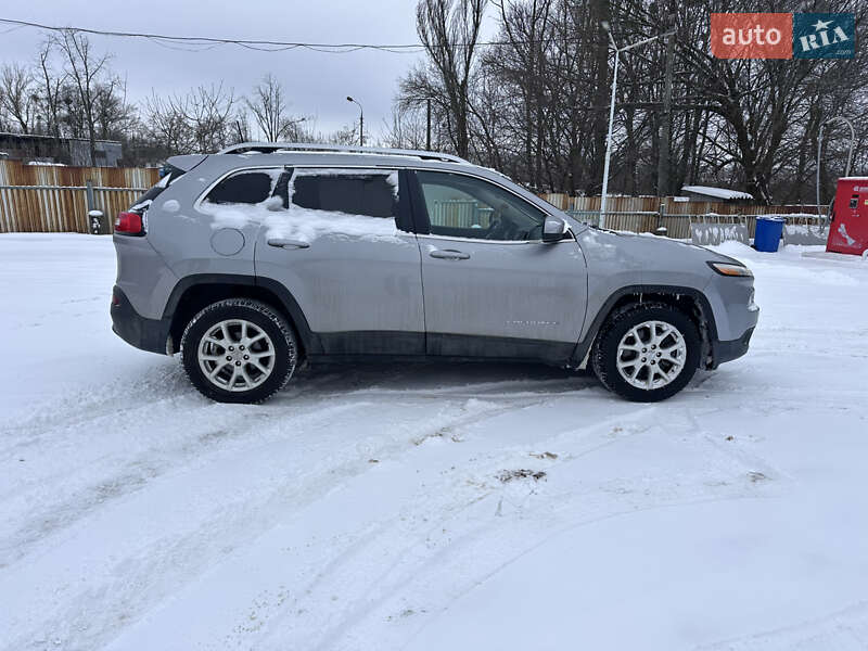Внедорожник / Кроссовер Jeep Cherokee 2016 в Виннице