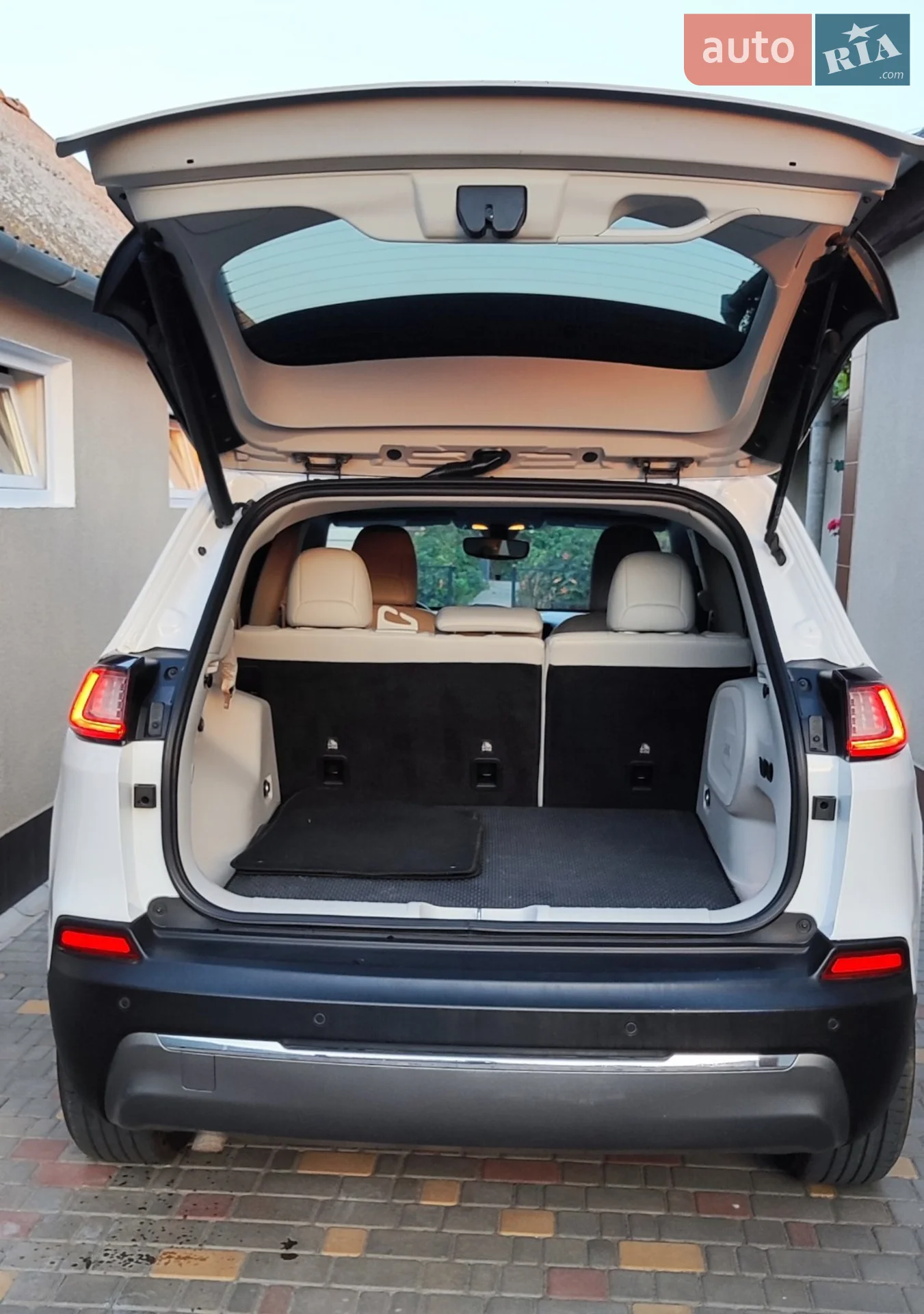 2019 Jeep Cherokee - мініатюра 19