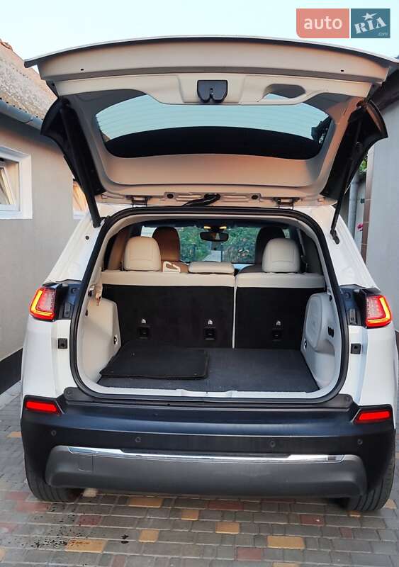 Внедорожник / Кроссовер Jeep Cherokee 2019 в Измаиле