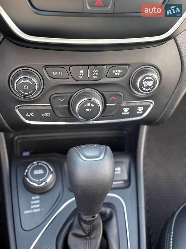 Внедорожник / Кроссовер Jeep Cherokee 2019 в Житомире