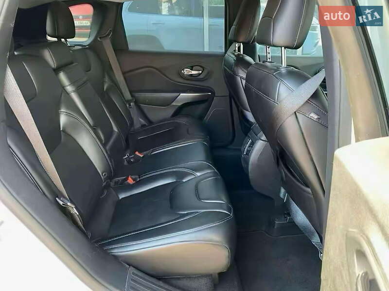 Внедорожник / Кроссовер Jeep Cherokee 2018 в Киеве