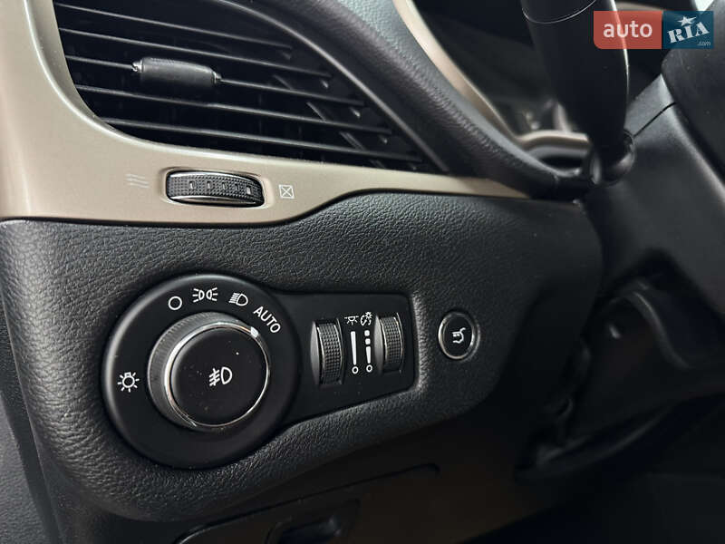 Внедорожник / Кроссовер Jeep Cherokee 2016 в Сумах фото 20 Внедорожник / Кроссовер Jeep Cherokee 2016 в Сумах