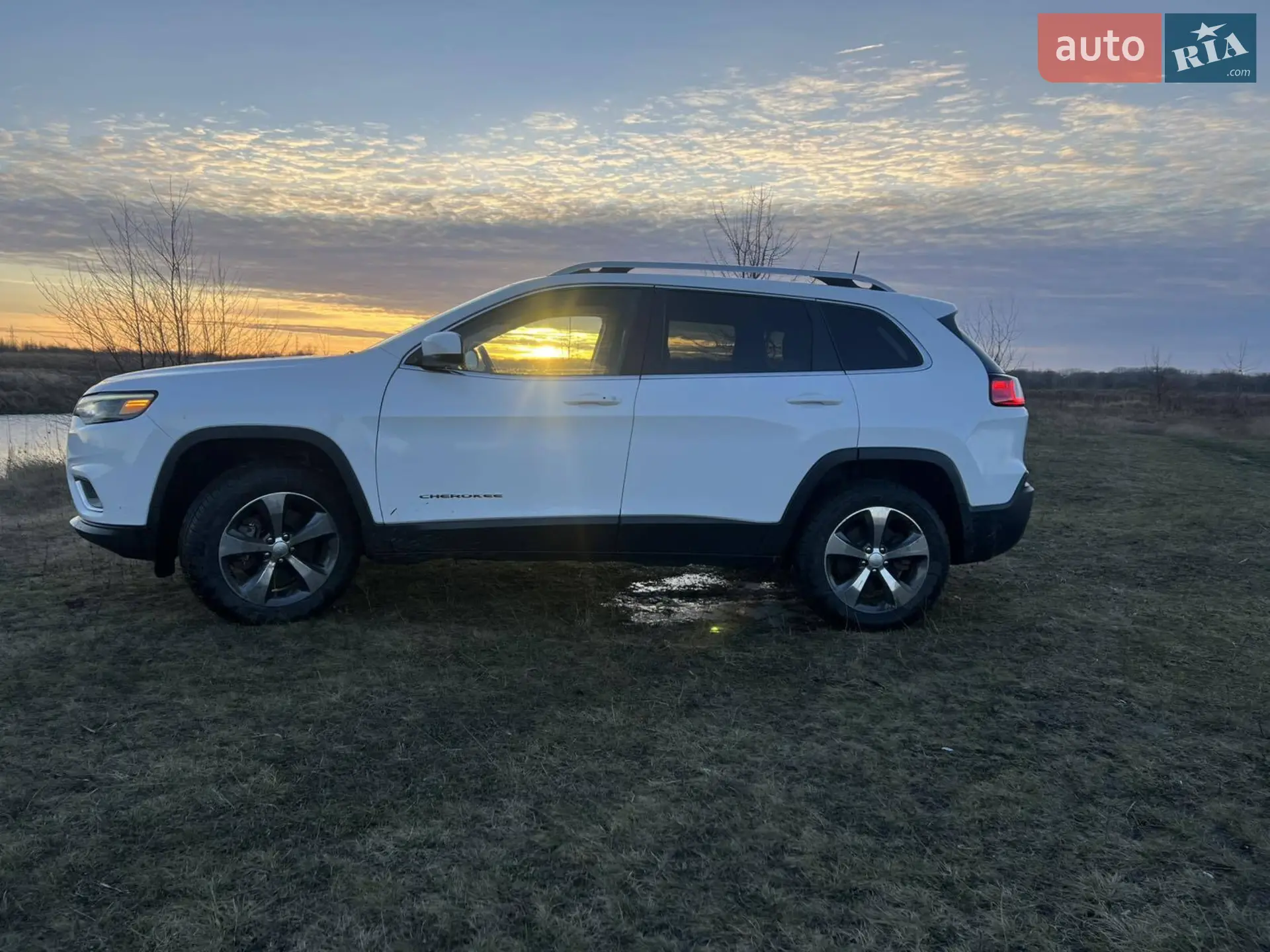 2019 Jeep Cherokee - мініатюра 22