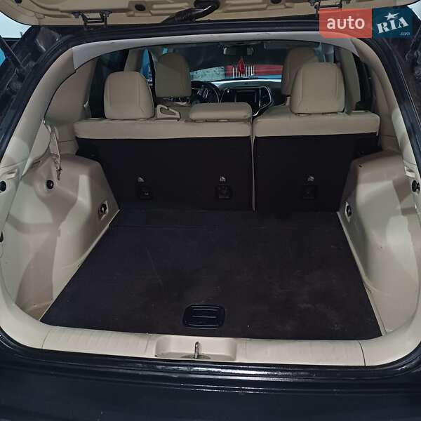 Внедорожник / Кроссовер Jeep Cherokee 2019 в Каменском фото 9 Внедорожник / Кроссовер Jeep Cherokee 2019 в Каменском