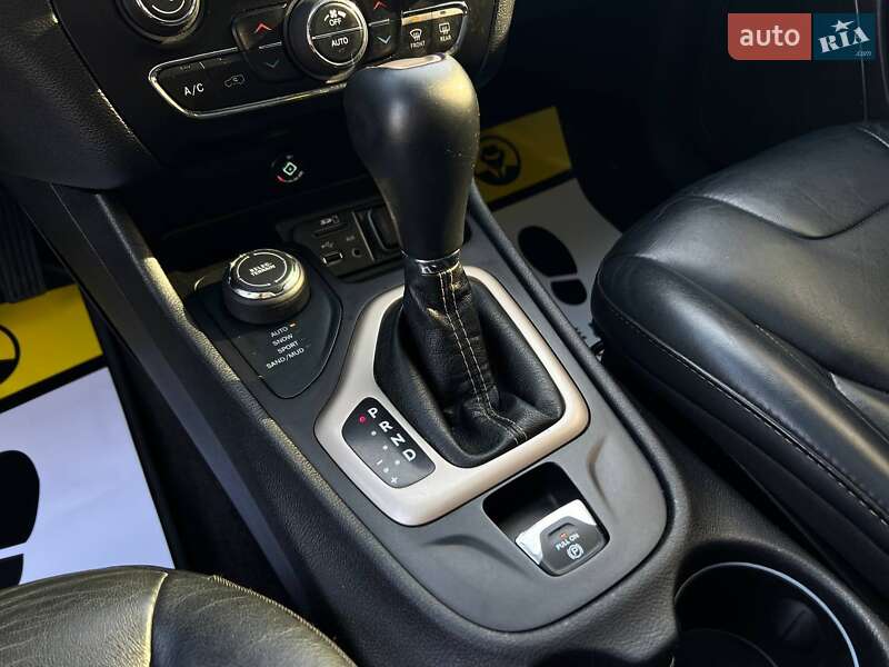 Внедорожник / Кроссовер Jeep Cherokee 2017 в Ивано-Франковске фото 16 Внедорожник / Кроссовер Jeep Cherokee 2017 в Ивано-Франковске