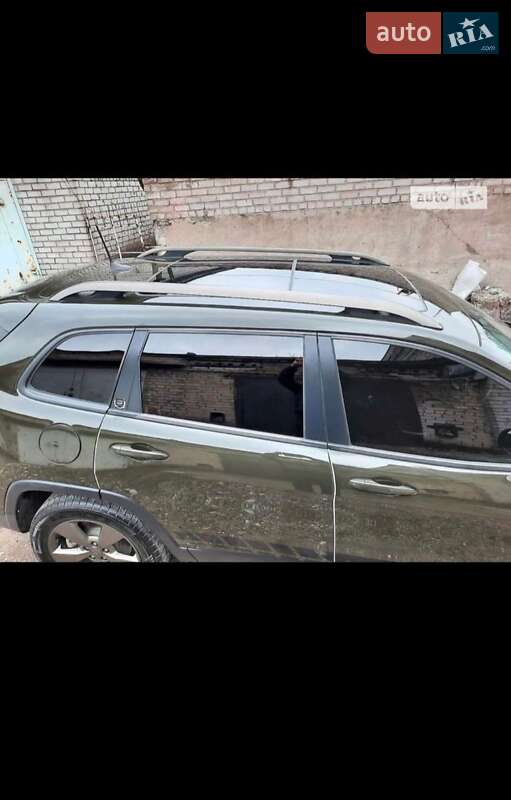 Внедорожник / Кроссовер Jeep Cherokee 2016 в Павлограде