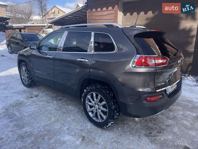 Внедорожник / Кроссовер Jeep Cherokee 2017 в Киеве