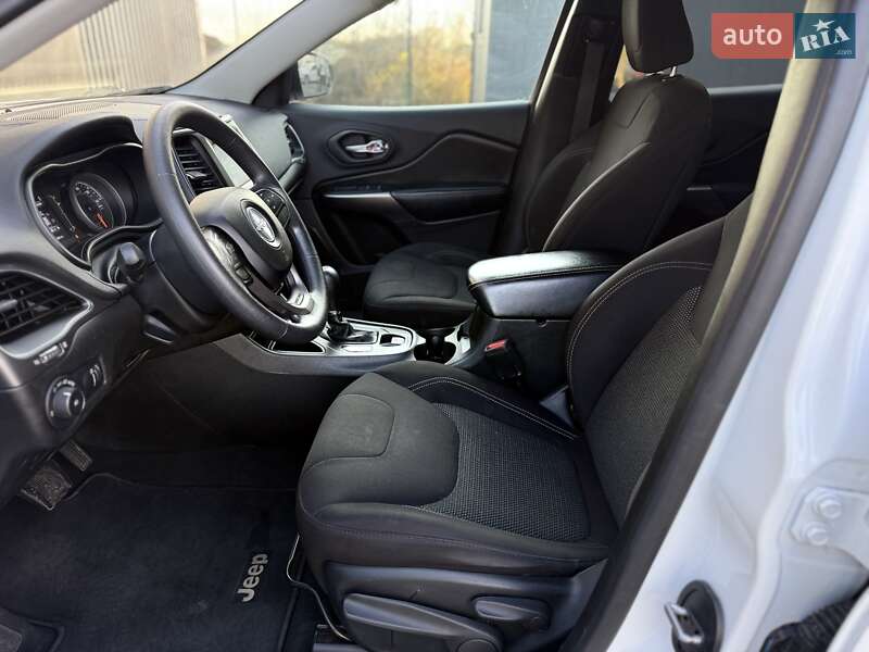 Внедорожник / Кроссовер Jeep Cherokee 2019 в Львове фото 28 Внедорожник / Кроссовер Jeep Cherokee 2019 в Львове