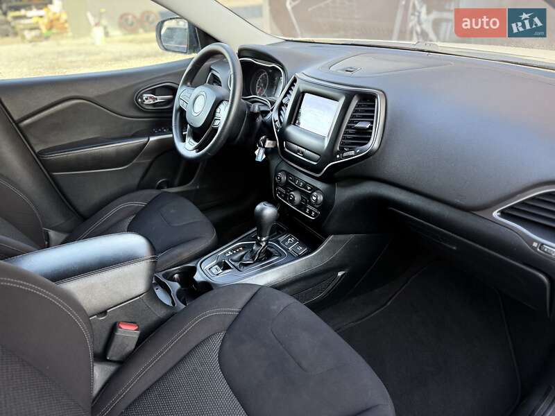 Внедорожник / Кроссовер Jeep Cherokee 2019 в Львове фото 44 Внедорожник / Кроссовер Jeep Cherokee 2019 в Львове