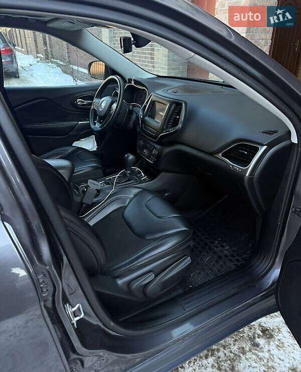 Внедорожник / Кроссовер Jeep Cherokee 2018 в Киеве