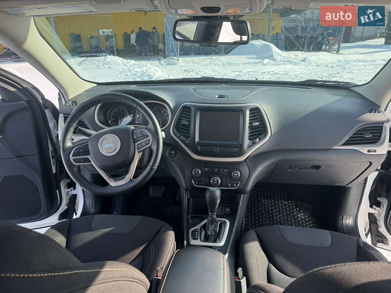 Внедорожник / Кроссовер Jeep Cherokee 2017 в Христиновке фото 12 Внедорожник / Кроссовер Jeep Cherokee 2017 в Христиновке