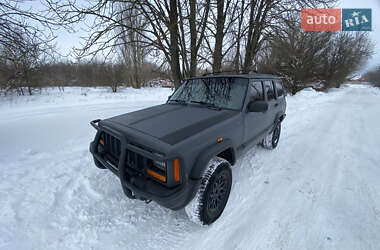 Внедорожник / Кроссовер Jeep Cherokee 1998 в Барышевке