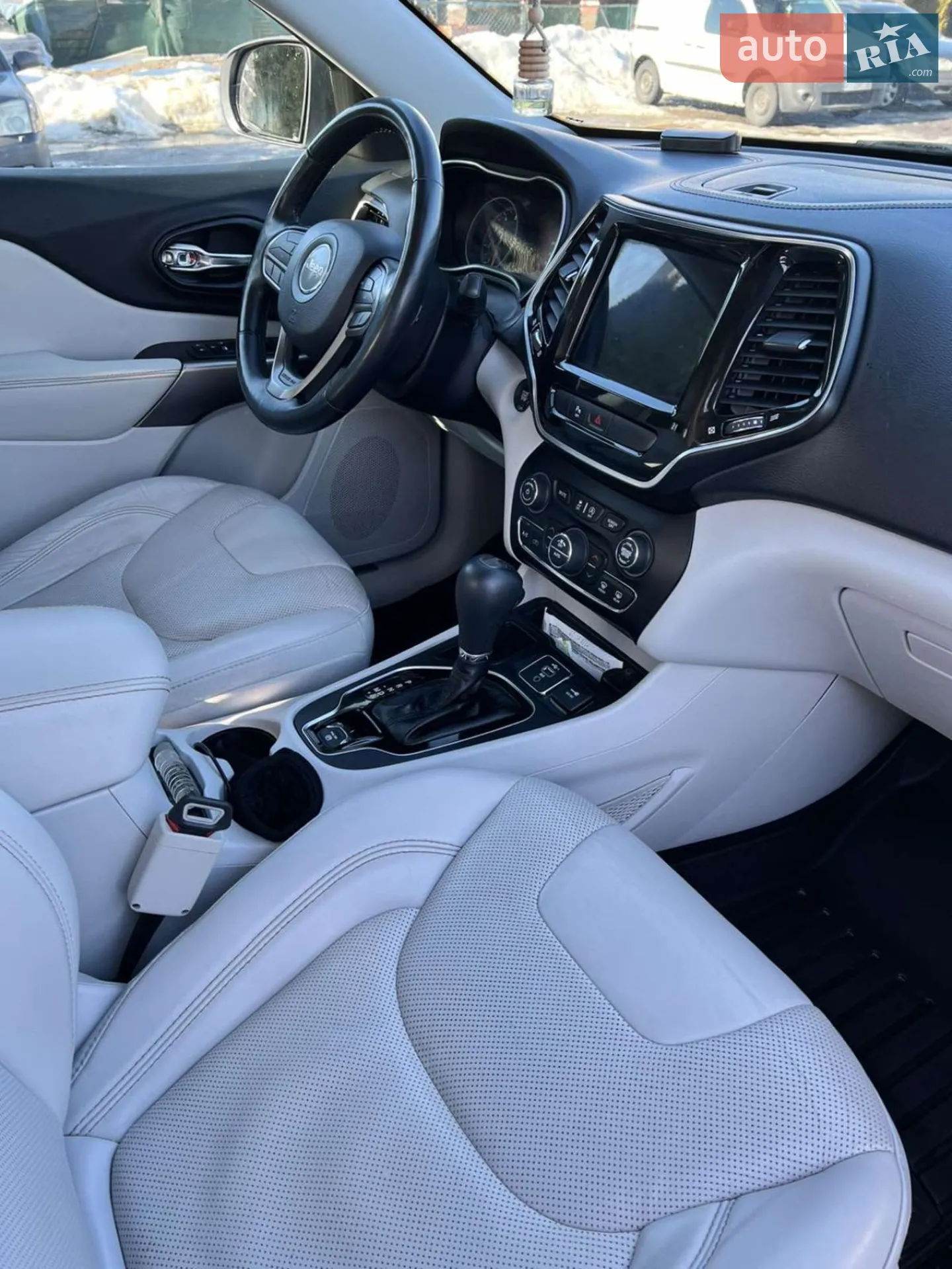 2019 Jeep Cherokee - мініатюра 14
