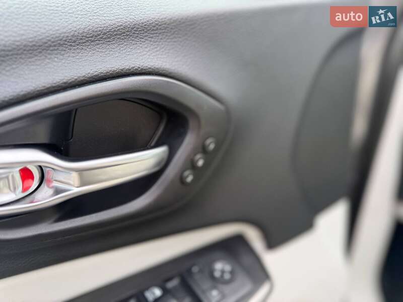 Внедорожник / Кроссовер Jeep Cherokee 2019 в Коломые фото 23 Внедорожник / Кроссовер Jeep Cherokee 2019 в Коломые