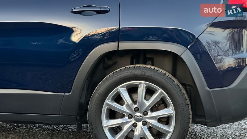 Внедорожник / Кроссовер Jeep Cherokee 2015 в Самборе