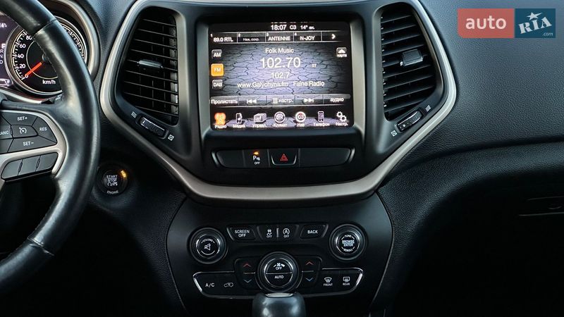 Внедорожник / Кроссовер Jeep Cherokee 2015 в Самборе