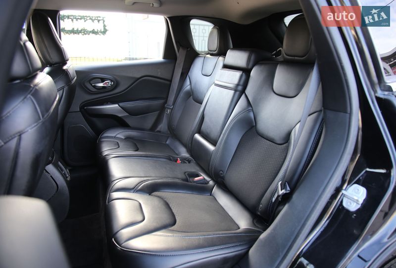 Внедорожник / Кроссовер Jeep Cherokee 2018 в Харькове