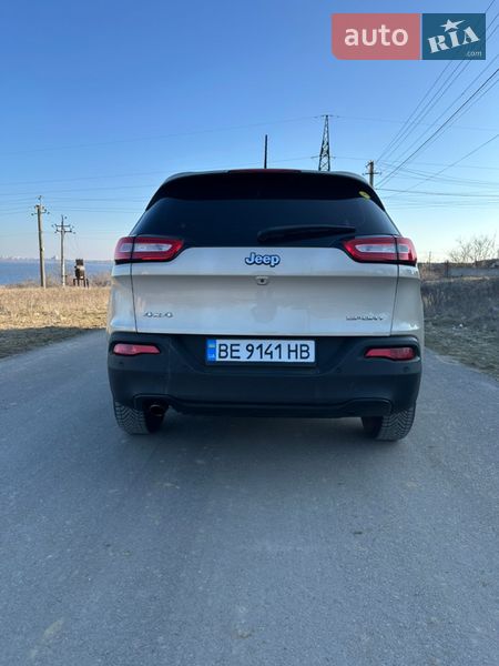 Внедорожник / Кроссовер Jeep Cherokee 2014 в Николаеве