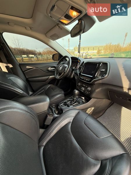 Внедорожник / Кроссовер Jeep Cherokee 2018 в Ивано-Франковске