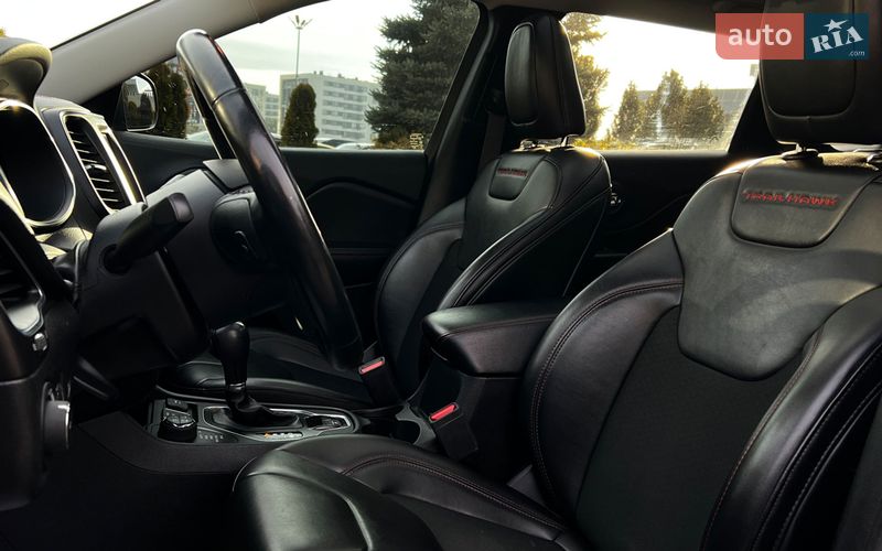 Внедорожник / Кроссовер Jeep Cherokee 2019 в Львове