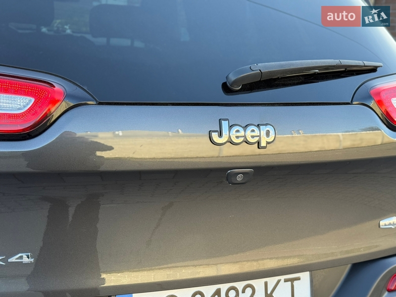 Внедорожник / Кроссовер Jeep Cherokee 2016 в Стрые