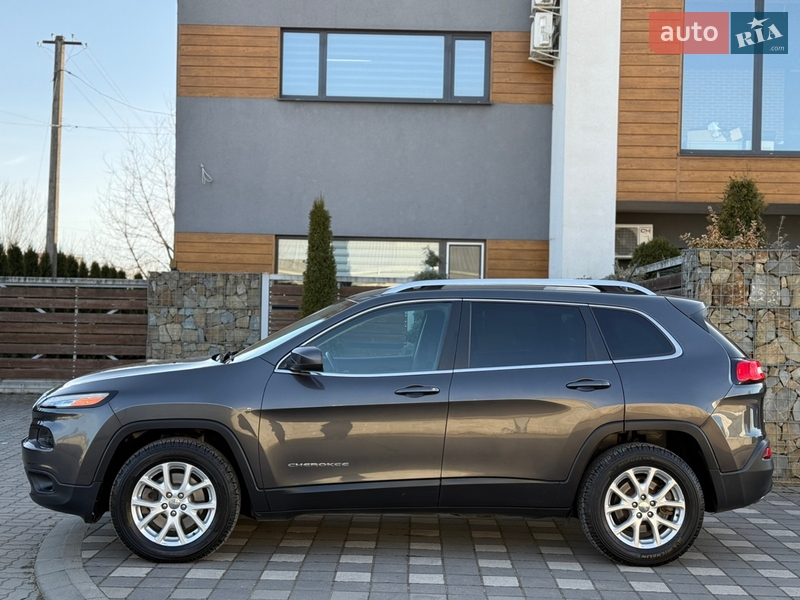 Внедорожник / Кроссовер Jeep Cherokee 2016 в Стрые