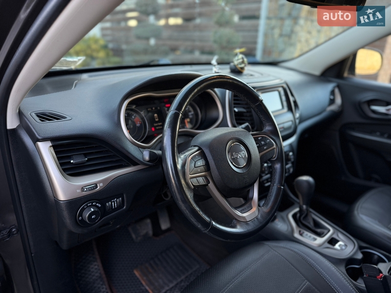 Внедорожник / Кроссовер Jeep Cherokee 2016 в Стрые
